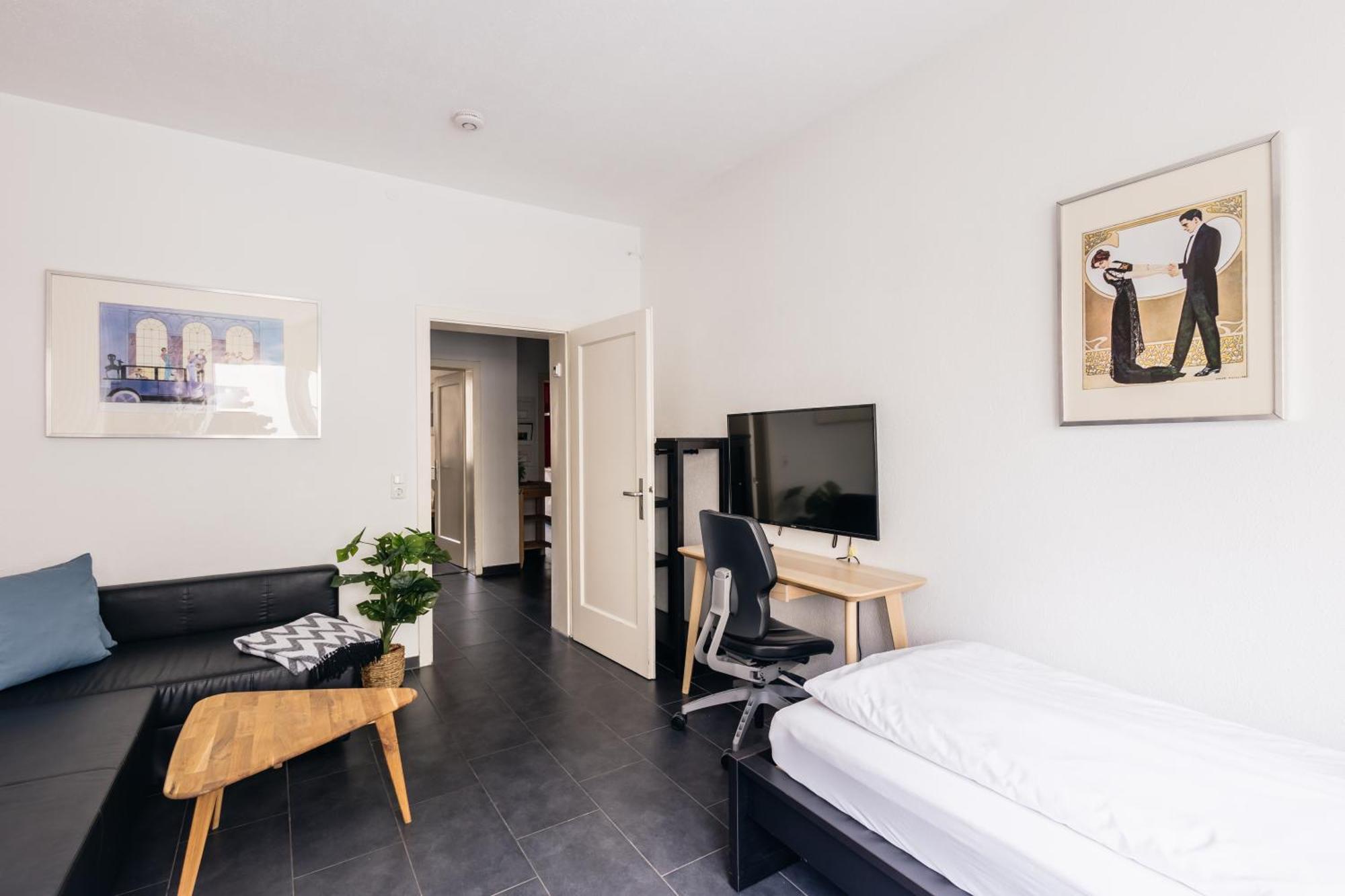 Centrally Located 2-Room Apartment Ганновер Экстерьер фото