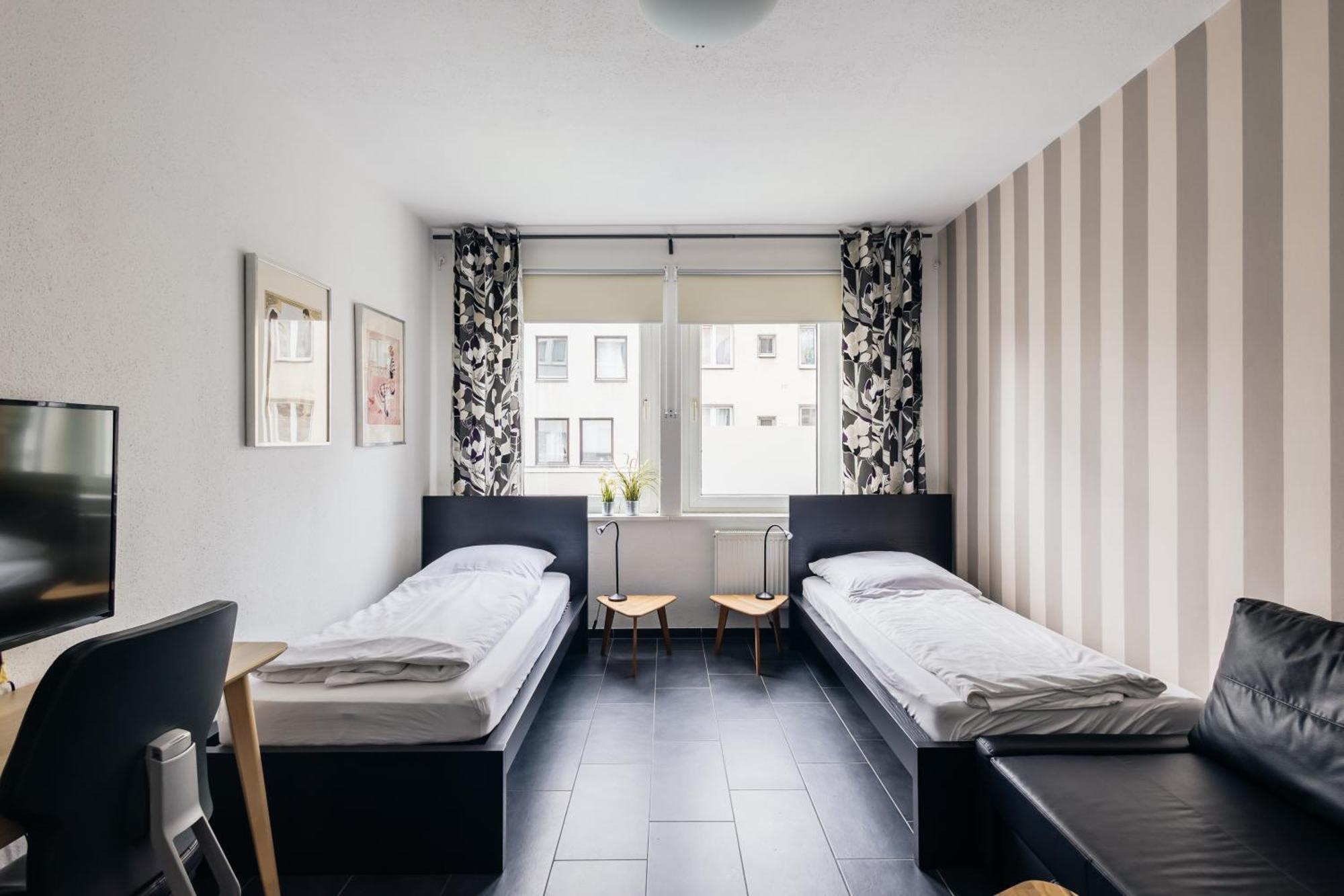 Centrally Located 2-Room Apartment Ганновер Экстерьер фото